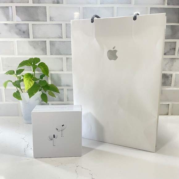 Apple AirPods Pro 2nd Generation - Picture 1 of 5
